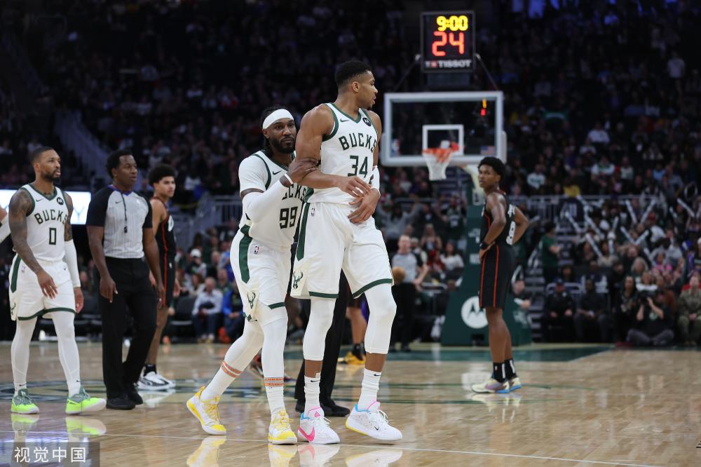 两队竞争的 两队竞争的